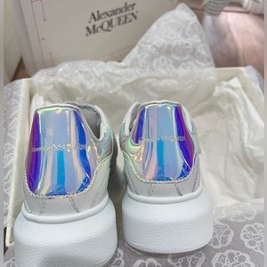 Alexander McQueen Molly Kids sneaker 612098 Blue iridescent touch strap size 33